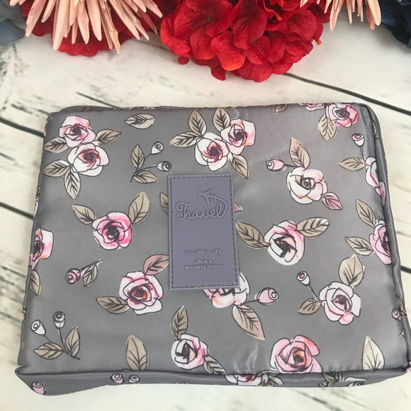 Large Multi Section Zippered Cosmetic Travel Bag - Picture 5 of 10